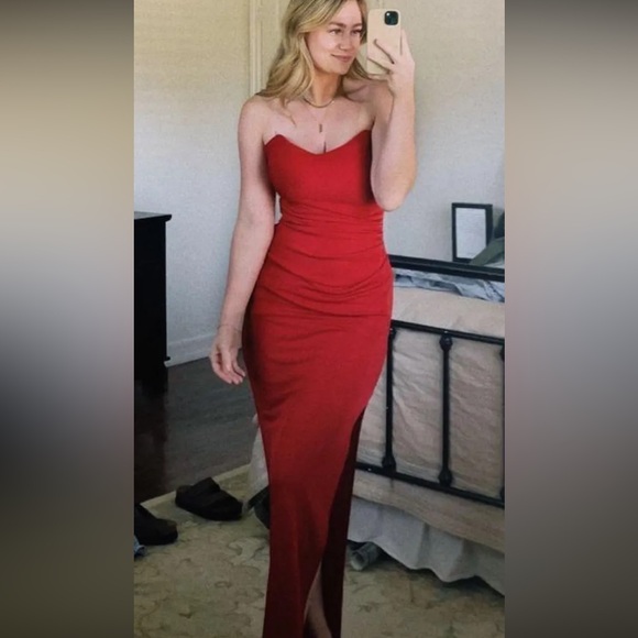 Katie May - Sway Gown in
Scarlett - Picture 3 of 7